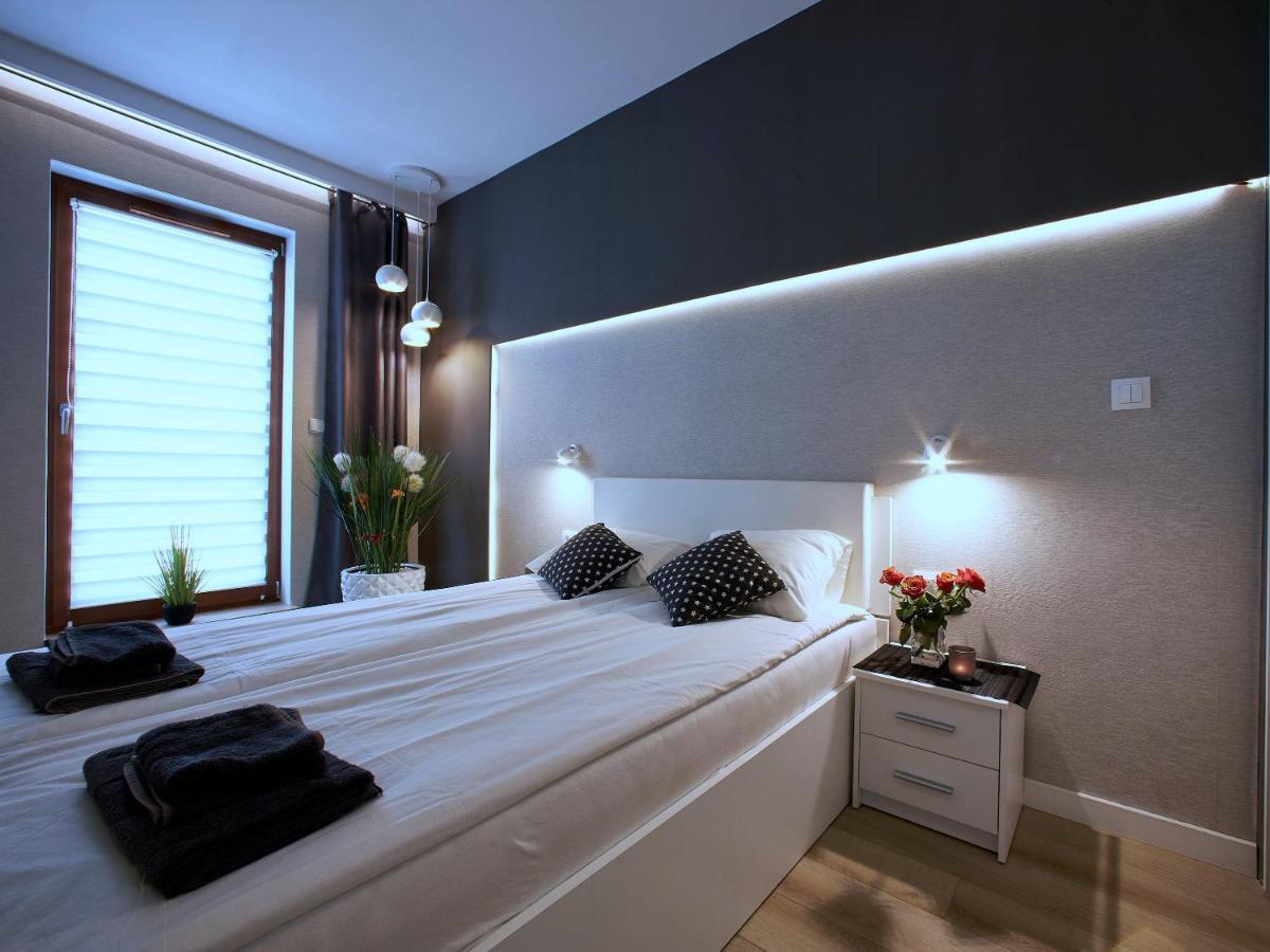 4UApart-Apartment suite Platan Grey Swinoujscie Bagian luar foto