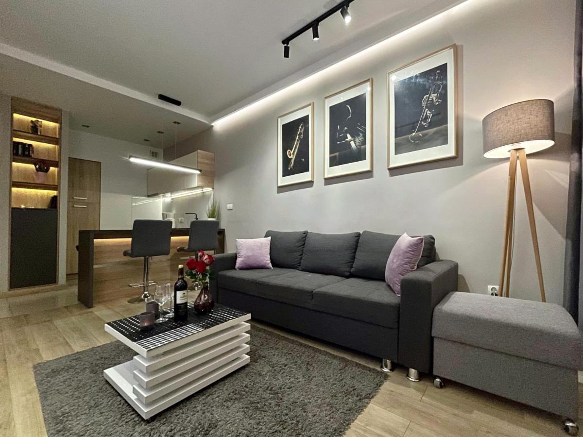 4UApart-Apartment suite Platan Grey Swinoujscie Bagian luar foto